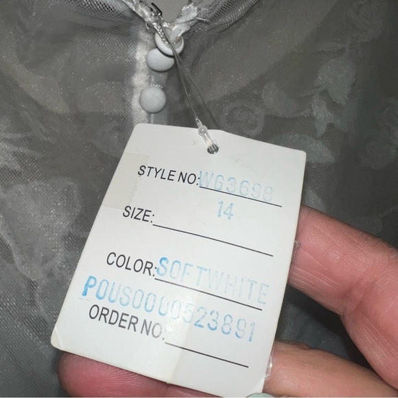 David's Bridal Galina Wedding Dress in Soft White Size 14 NWT Style WG3698 - Picture 10 of 13